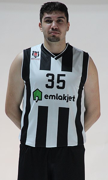 File:Anıl İhsan Akgül 35 Beşiktaş Basketball 20221010 (3).jpg