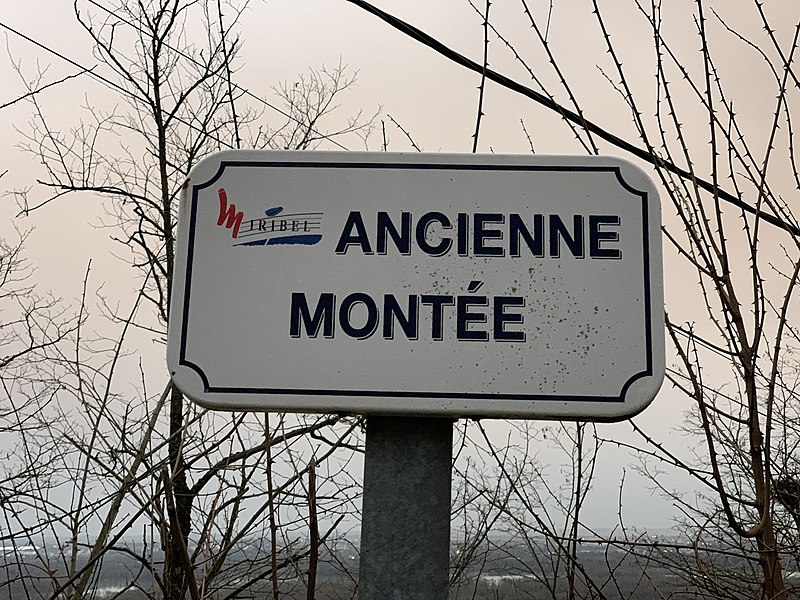 File:Ancienne Montée (Miribel) - panneau de rue.jpg