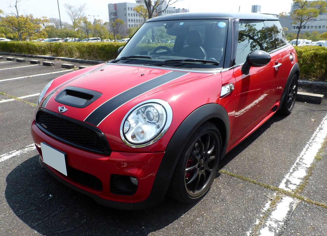 Image of BMW MINI JOHN COOPER WORKS (R56) front