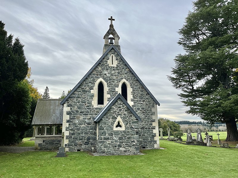 File:Back view to The Anglican Church of the Holy Innocents, Mount Peel Forest, Canterbury.jpg