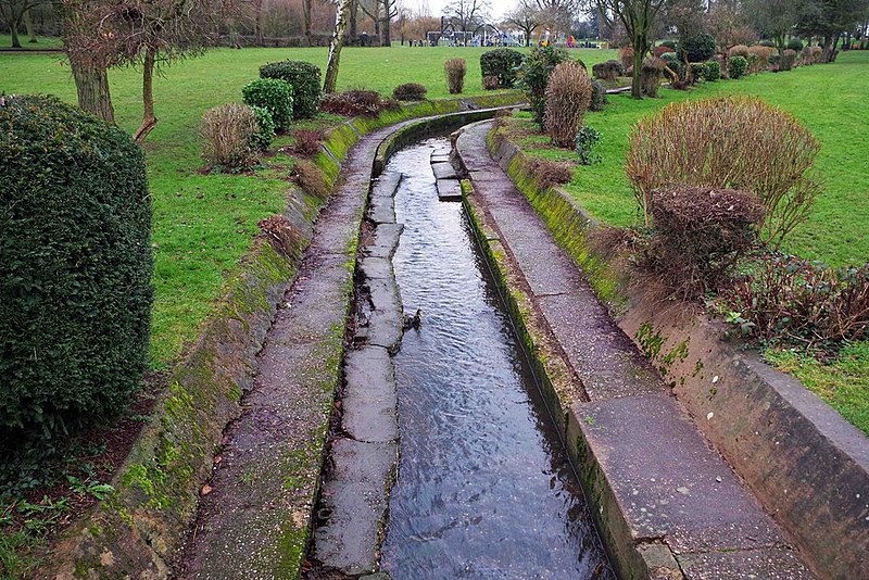 File:Battlefield Brook, Sanders Park, Bromsgrove, Worcs - geograph.org.uk - 4305330.jpg