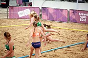 Deutsch: Beachhandball bei den Olympischen Jugendspielen 2018; Tag 6, 12. Oktober 2018; Mädchen, Hauptrundenspiel – Ungarn-Niederlande 2:1 English: Beach handball at the 2018 Summer Youth Olympics at 12 October 2018 – Girls Main Round – Hungary-Netherlands 2:1