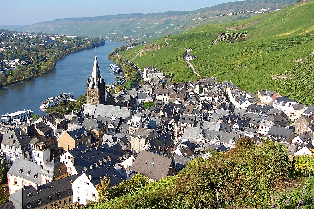 File:Bernkastel-Kues.jpg