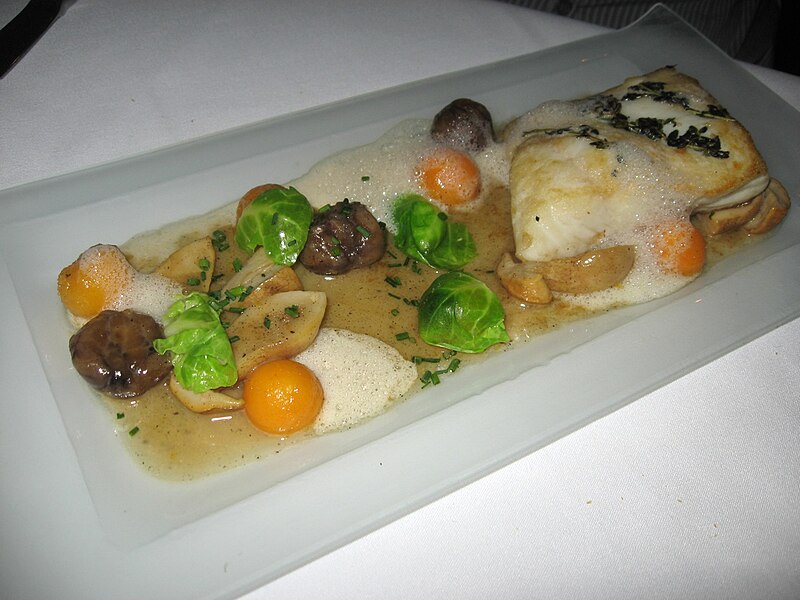 File:Beurre noisette sauced halibut with vegetables.jpg