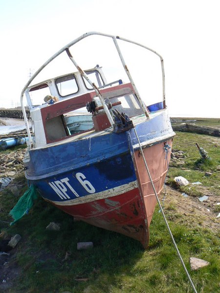 File:Boat beside river Ebbw - geograph.org.uk - 752142.jpg