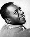 Flip Wilson premier Afro-Américain à remporter un Golden Globe en 1971 pour sa présentation du The Flip Wilson Show (en).