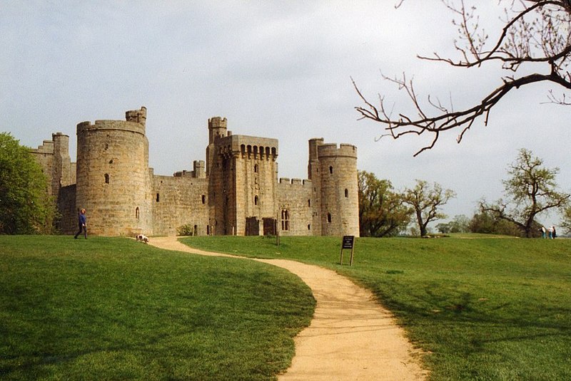 File:Bodiam Castle - geograph.org.uk - 2814002.jpg