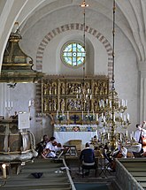 Fil:Boglösa kyrka, interiör.jpg