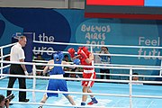 Deutsch: Boxen bei den Olympischen Jugendspielen 2018 Tag 12, 18. Oktober 2018 - Finale Leichtgewicht Mädchen – Oriana Saputo (Argentinien, blau) schlägt Emma Lawson (Australien, rot) 5-0; Ringrichter ist José Romero (Spanien). English: Boxing at the 2018 Summer Youth Olympics on 18 October 2018 – Girls' lightweight Bronze Medal Bout – Oriana Saputo (Argentina, blue) wins over Emma Lawson (Australie, red) 5-0; Referee is José Romero (Spain). Español: Boxeo en los Juegos Olímpicos Juveniles de Verano de 2018 en 18 de octubre de 2018 - Combate de medalla de bronce de las niñas: Oriana Saputo (Argentina, azul) gana a Emma Lawson (Australie, roja) 5-0; Árbitro es José Romero (España).