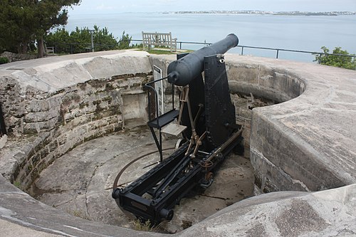 64-pounder rifled muzzle-loader (RML) gun on Moncrieff disappearing mount, at Scaur Hill Fort, a fixed battery of coastal artillery in Bermuda