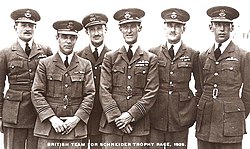 1929年頃のイギリス空軍将校達のポートレート。制服の基本形はこの時代から第二次世界大戦を経て現代でも変わらない。