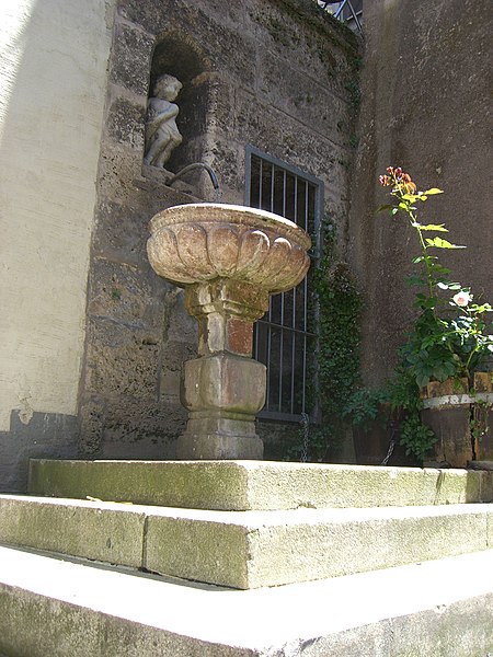 File:Brunnen in Landsberg - Flickr - cspannagel.jpg