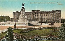 A summer 1914 photograph of Buckingham Palace. Irish leaders attended the King's conference in the Palace in July 1914 to see if they could agree on a form of home rule for Ireland and avoid civil war on the issue. Buckingham Palace (18142792744).jpg
