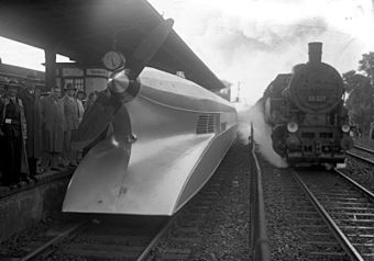 Achteraanzicht van Schienenzeppelin