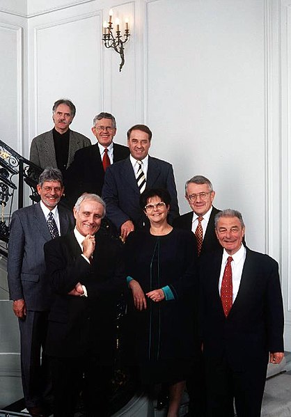 File:Bundesrat der Schweiz 1998 a.jpg