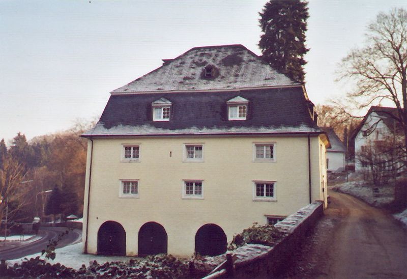 File:Burg Bielstein.jpg