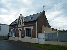 The town hall in Buverchy