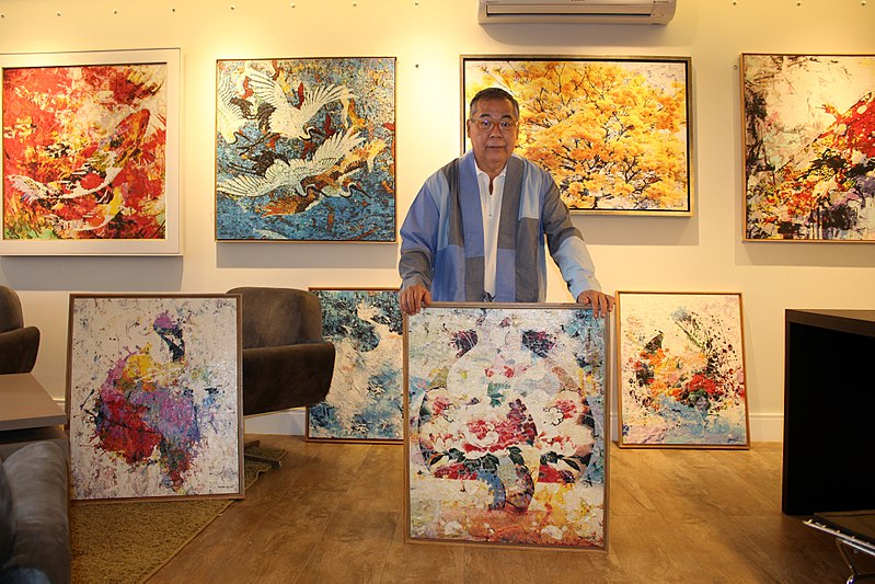 File:Carlos Kubo atelier.jpg