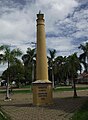 Obelisco em homenagem a Tiradentes.