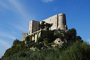 Castello di Rocca d'Evandro - vista d'insieme.JPG