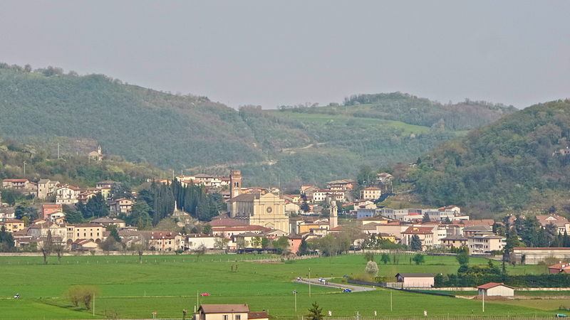 File:Centro di Castelgomberto.jpg