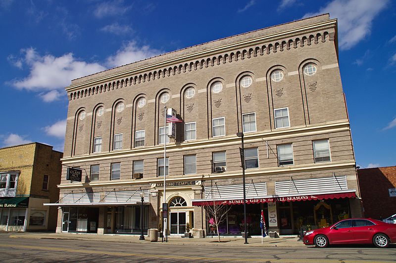 File:Chillicothe Business District 2.jpg