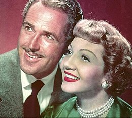 Патрик Ноулз и Клодетт Кольбер в фильме «Трое вернулись домой», 1950 год.