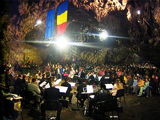 Konzert in der Românești-Höhle