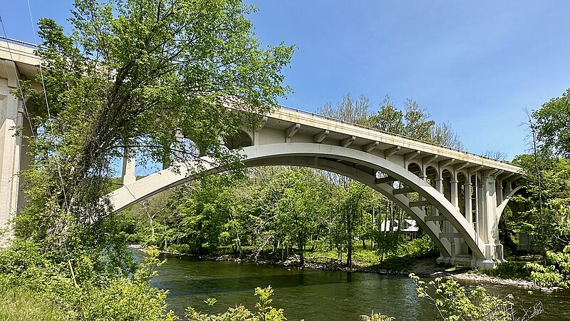 File:Cornwall Bridge, CT.jpg