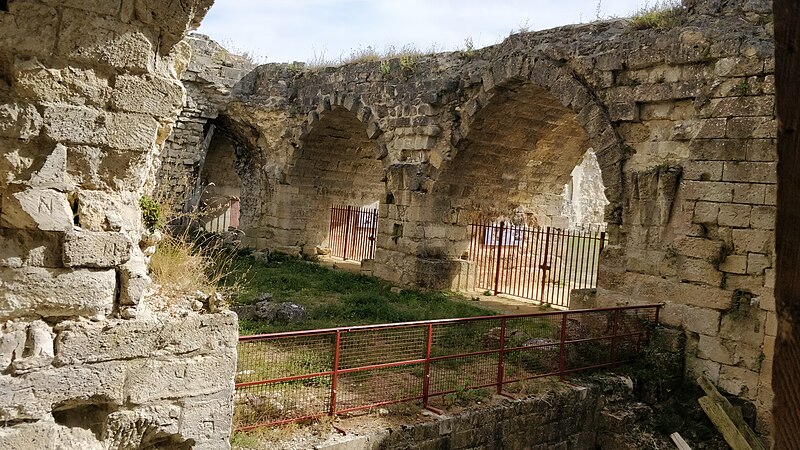 File:Coucy-le-Château-Auffrique (02) Château de Coucy 01.jpg