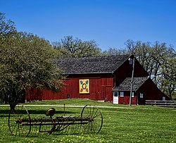 Colby-Peterson Farm.jpg-dagi sut omborlari