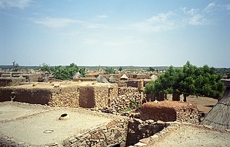 Village of Djiguibombo in the commune of Doucoumbo Djiguibombo.jpg