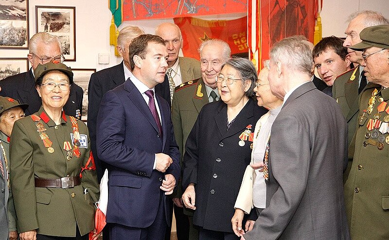 File:Dmitry Medvedev in China 26 September 2010-5.jpeg