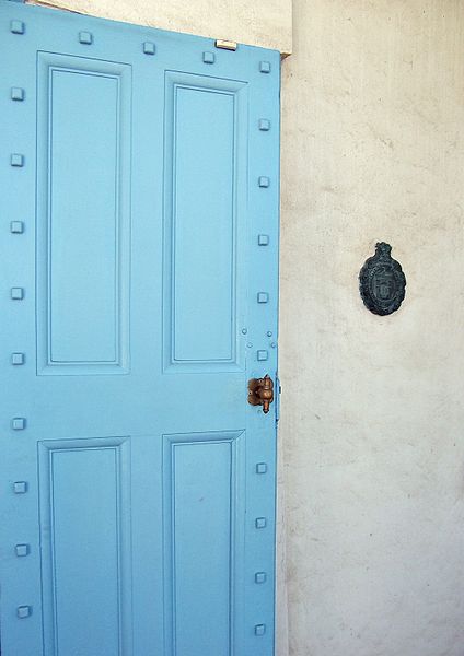 File:Door at Raleigh Street Synagogue, Port Elizabeth.jpg