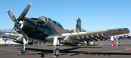 Douglas a 1 skyraider. Дуглас а-1 Скайрейдер. Штурмовик a–1 Skyraider. Douglas ad-1 Skyraider. Штурмовик Дуглас Скайрейдер.