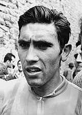 De Belg Eddy Merckx werd eveneens drie keer wereldkampioen, in 1967, 1971 en 1974.
