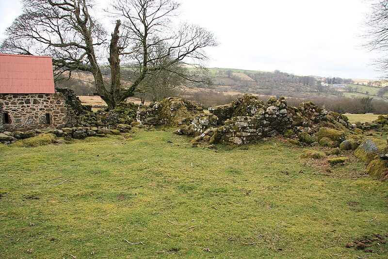 File:Emsworthy Farm - geograph.org.uk - 1772945.jpg