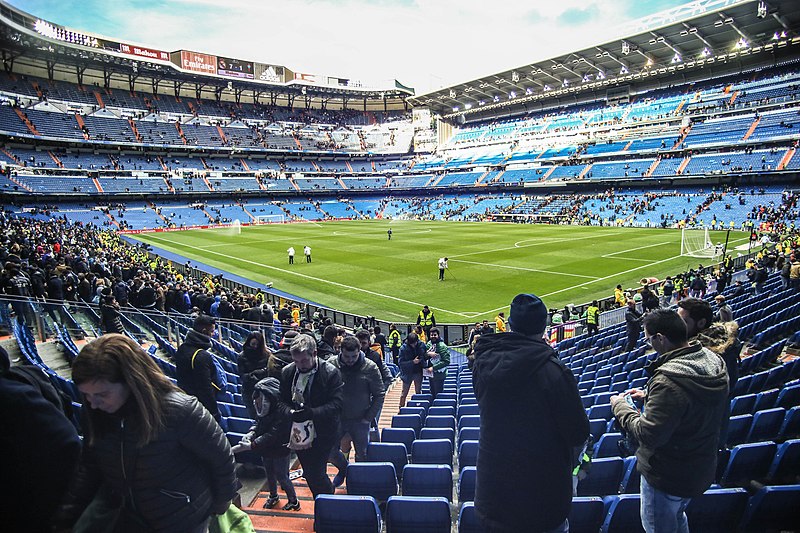 File:Estadio Santiago Bernabéu en 2016.jpg