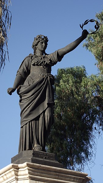 File:Estatua del Monumento a los Héroes de Atacama - panoramio.jpg