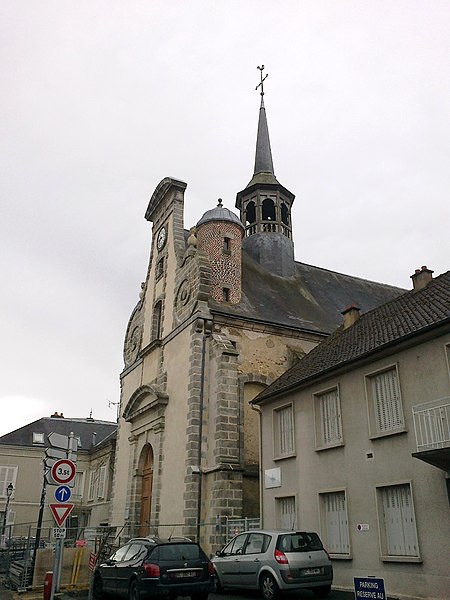 File:Eure-Et-Loir Maintenon Eglise Saint-Pierre - panoramio.jpg