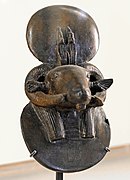 Enseigne divine. Amon bélier, inscrit au nom du roi Tanoutamon, 664-656. Bronze, H. 17 cm. Louvre