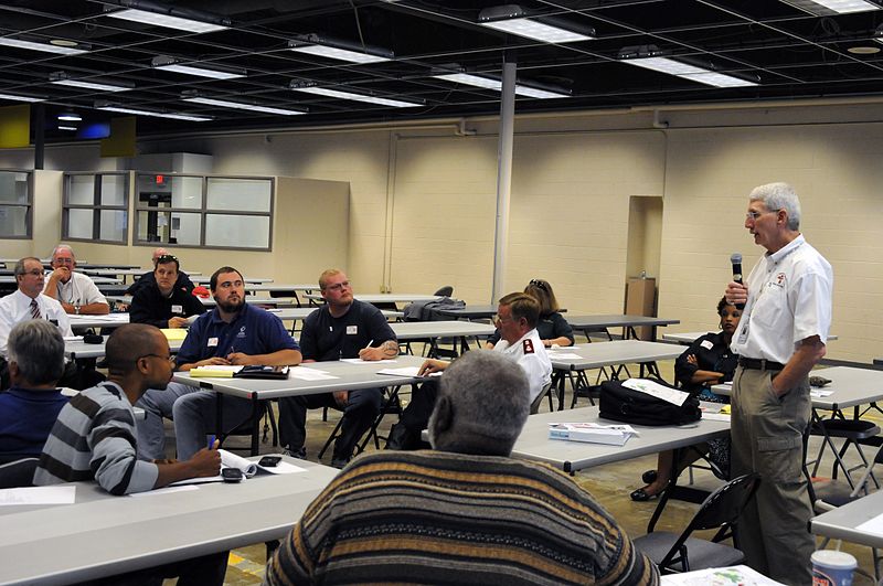 File:FEMA - 42050 - Volunteer Leaders Meet to Coordinate Efforts.jpg