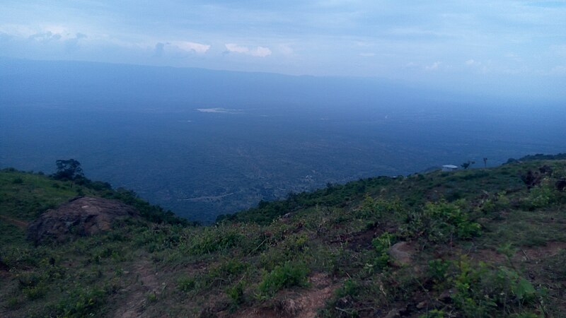 File:Facing kerio valley from anin.jpg
