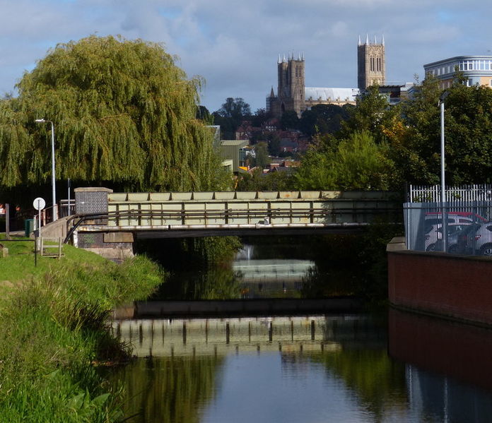 File:Firth Road bridge in New Boultham, Lincoln (geograph 4709915).jpg