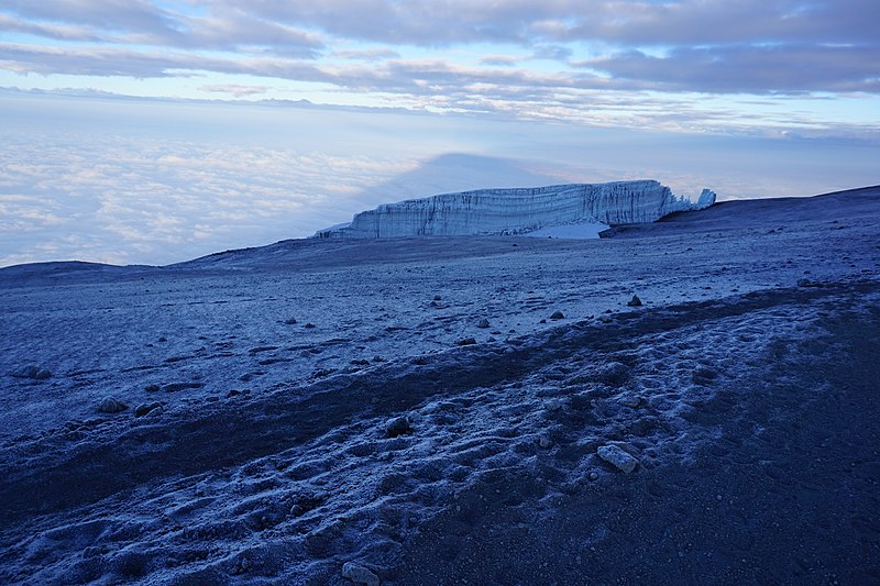 File:Glacier at the peak of Mount Kilimanjaro at sunrise.jpg