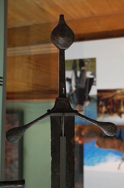 File:Hand-and-a-half Scottish long sword. Hilt detail.JPG