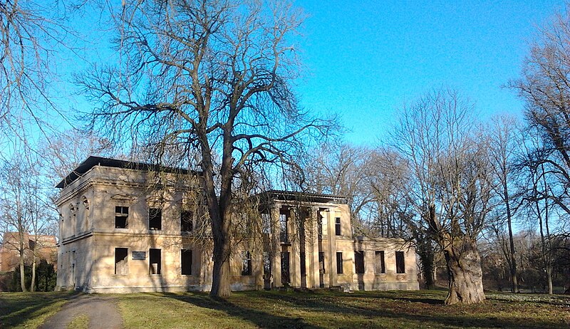 File:Haus Demmin Herrenhaus Südost 2014-02-17.jpg