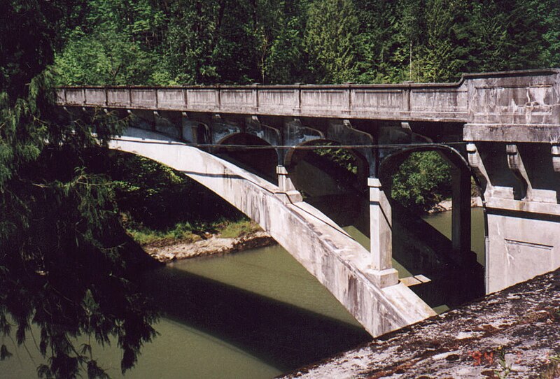 File:Henry Thompson Bridge, Concrete, WA. (34045598035).jpg