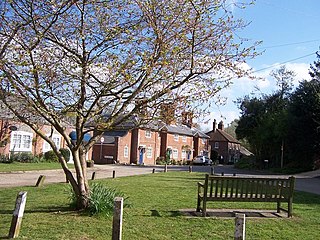 <span class="mw-page-title-main">Hook, Fareham</span> Human settlement in England