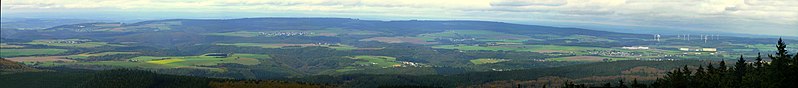 File:Hunsrück-Panorama – vom Erbeskopf aus von Westen nach Norden - panoramio.jpg